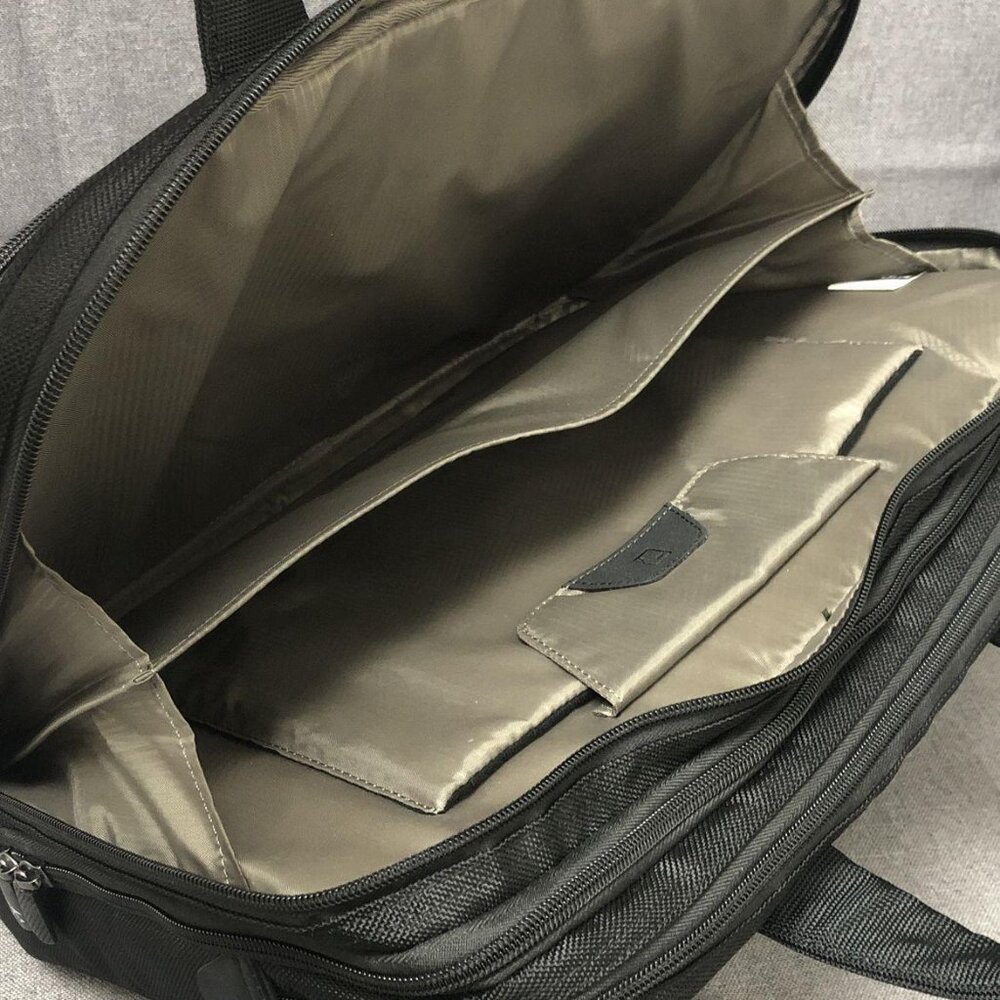 NWT Targus 15.6" Checkpoint Friendly Laptop Bag - Picture 7 of 11
